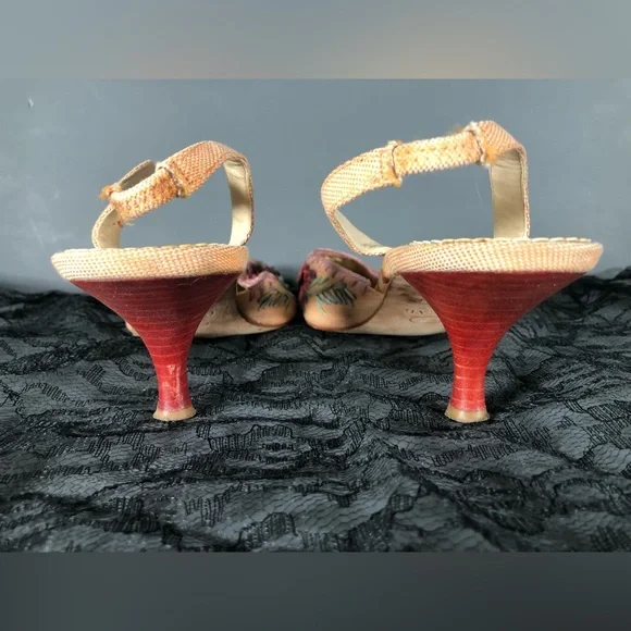 Oscar by Oscar de la Renta embroidered floral sling back kitten heels - Picture 5 of 8